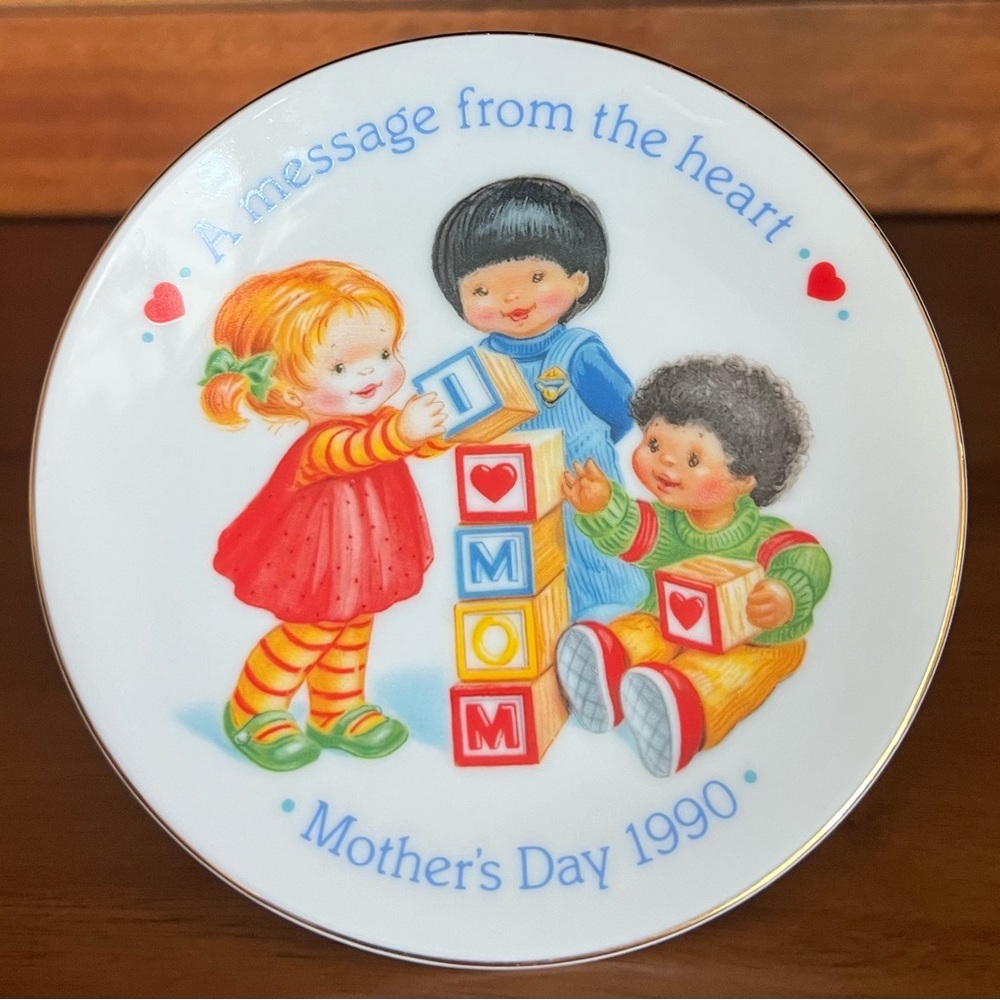 Avon Mother’s Day 1990 “A Message From The Heart”  Mini Plate